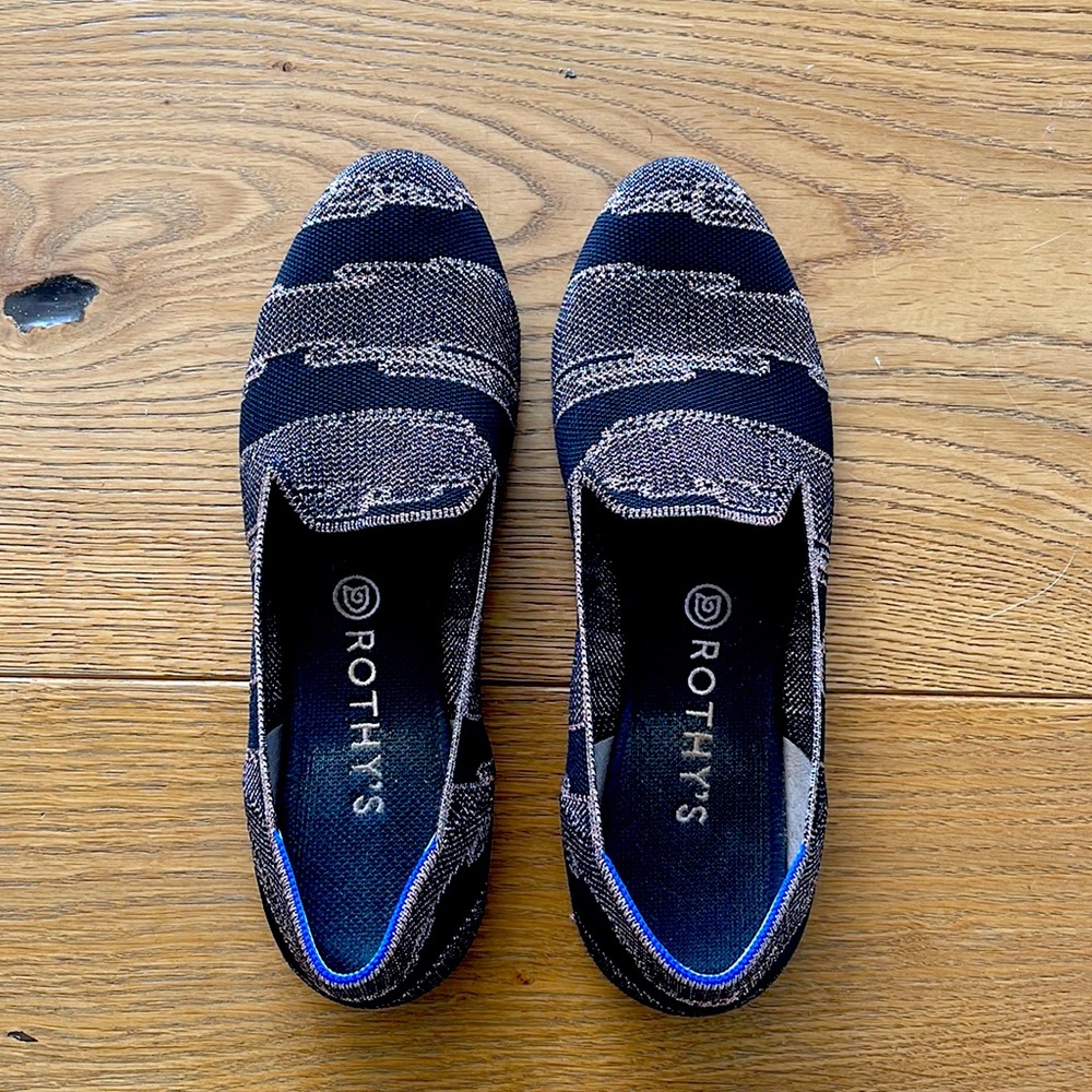 Rothy’s, size 10, rose gold detail